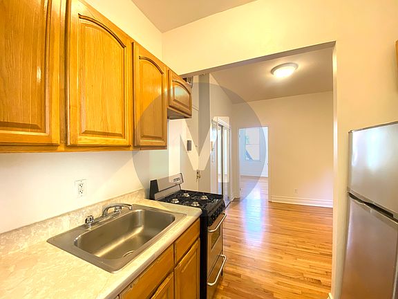 5th image of 161 E 99th St APT 4