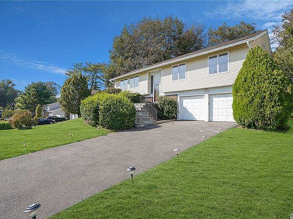 2nd image of 7 Branding Iron Ln