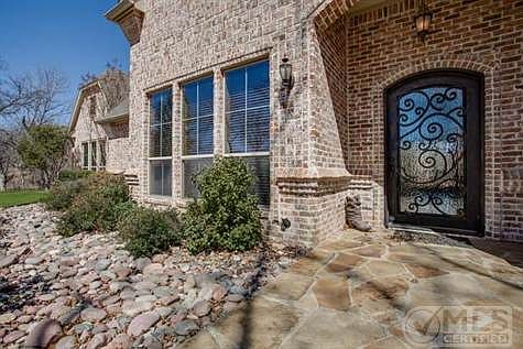 3rd image of 419 Golden Oak Ct