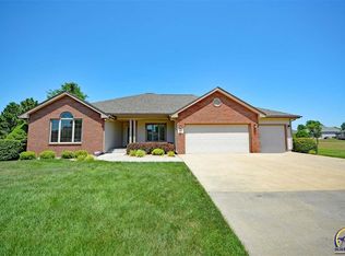 7834 SW 28th St, Topeka, KS 66614
