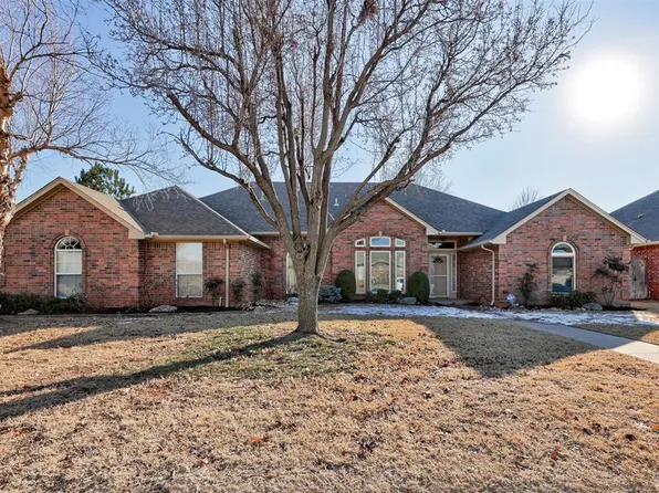 2524 Richland Ave, Edmond, OK 73012