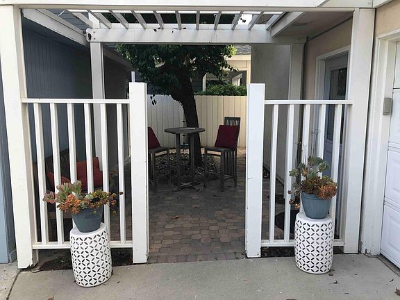 5th image of 206 J Ave