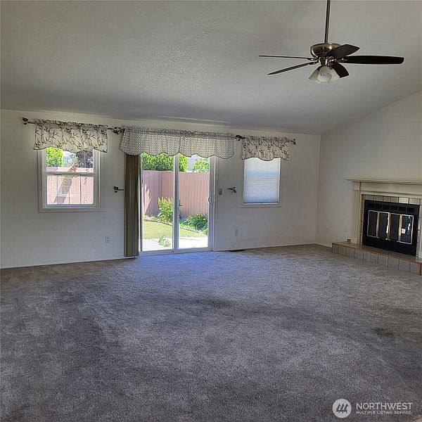 3rd image of 605 Park Place