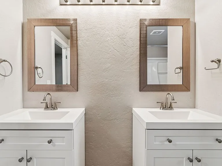 2111 Airport Ave #2105 — Photo 6