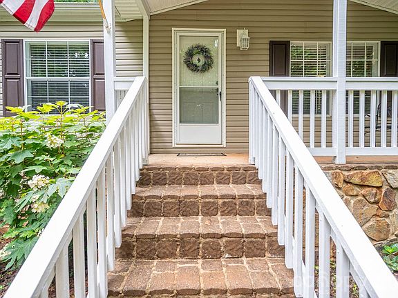 3rd image of 5043 Pebble Stone Rd