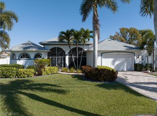 1633 SE 19th Ln, Cape Coral, FL 33990