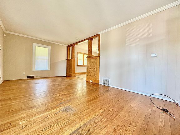 4th image of 915 E Lasalle Ave