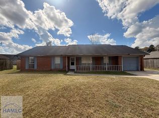 972 Birchfield Dr, Hinesville, GA 31313