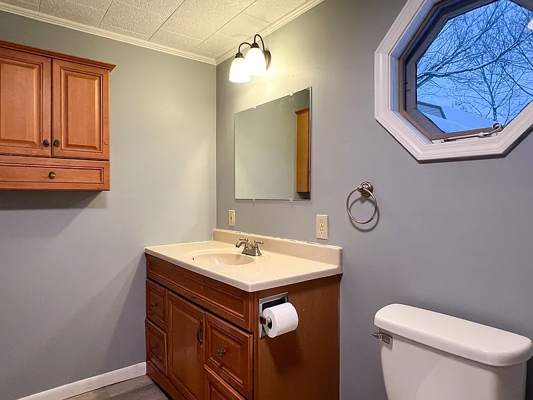 180 Birch St — Photo 5