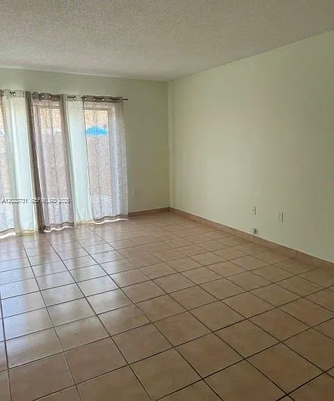 9475 Palm Cir N #9475 — Photo 5