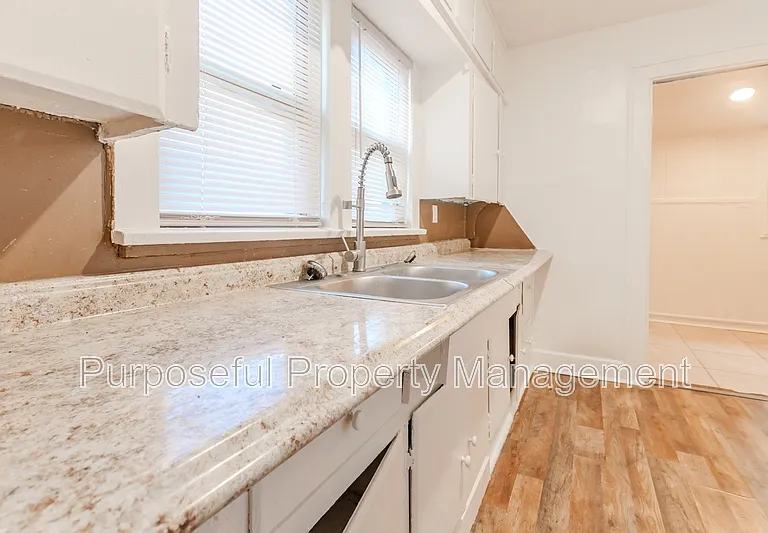 1609 NE 18th St — Photo 13