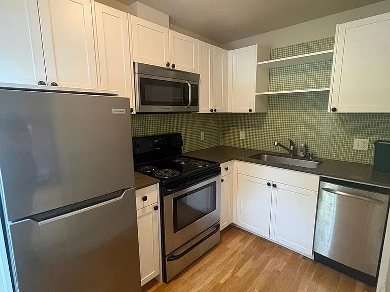 Iconic Capitol Hill Living at The Prince of Wales — Photo 6