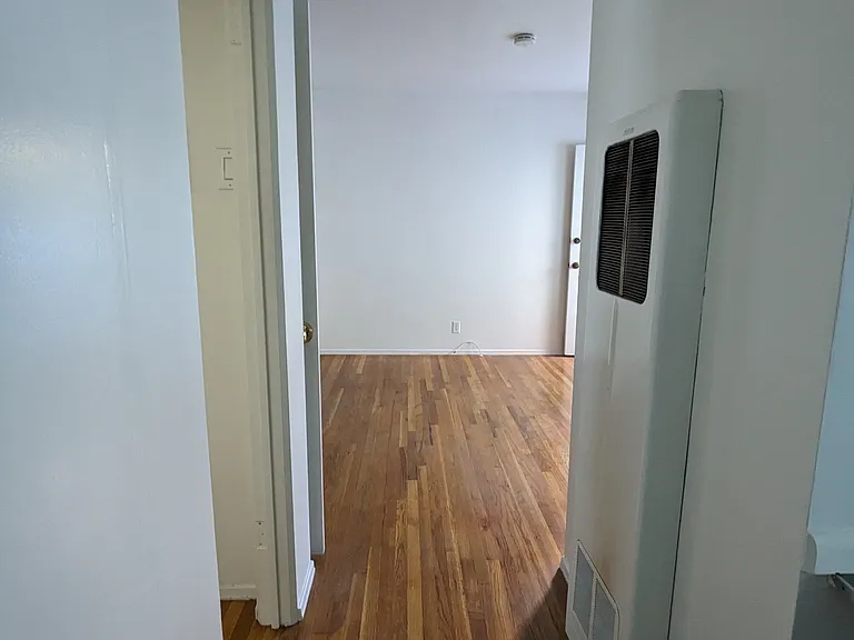 1320 N Hollywood Way #B — Photo 14