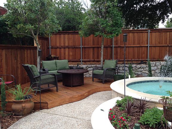 Sitting area near spa