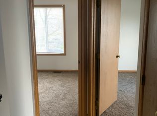 1255 Andover Cir, Aurora, IL 60504