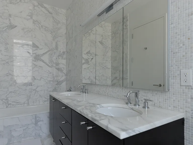 46-30 Center Blvd #1704 — Photo 7