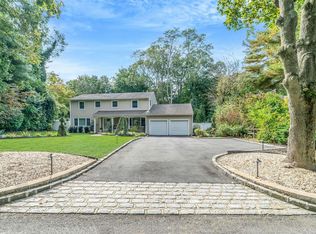 8 Milleridge Ln, Smithtown, NY 11787