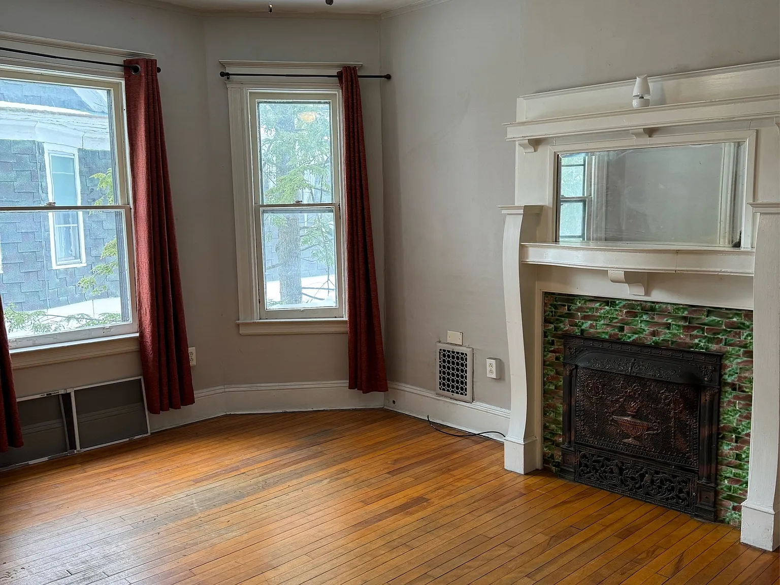 1639 Holland Avenue - 4 — Photo 1