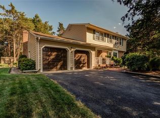 4 Hemlock Ln, North Brunswick, NJ 08902