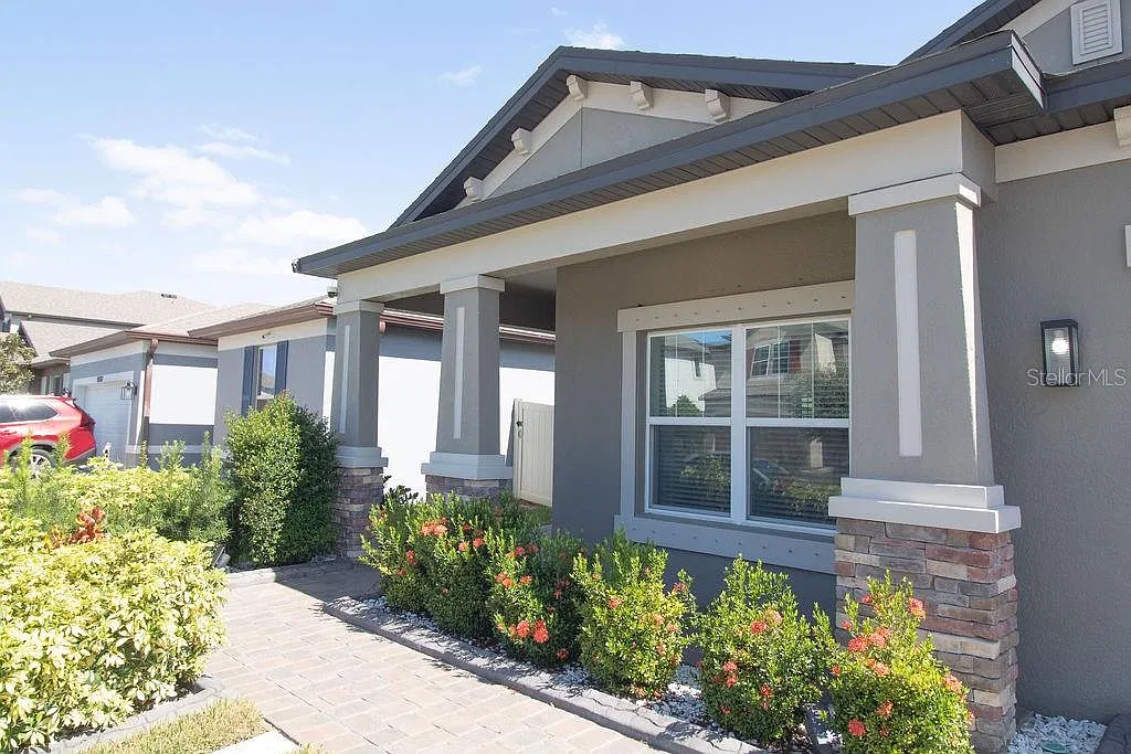 4 bed, 2.0 bath, 2112 sqft, $3,600 — Photo 2