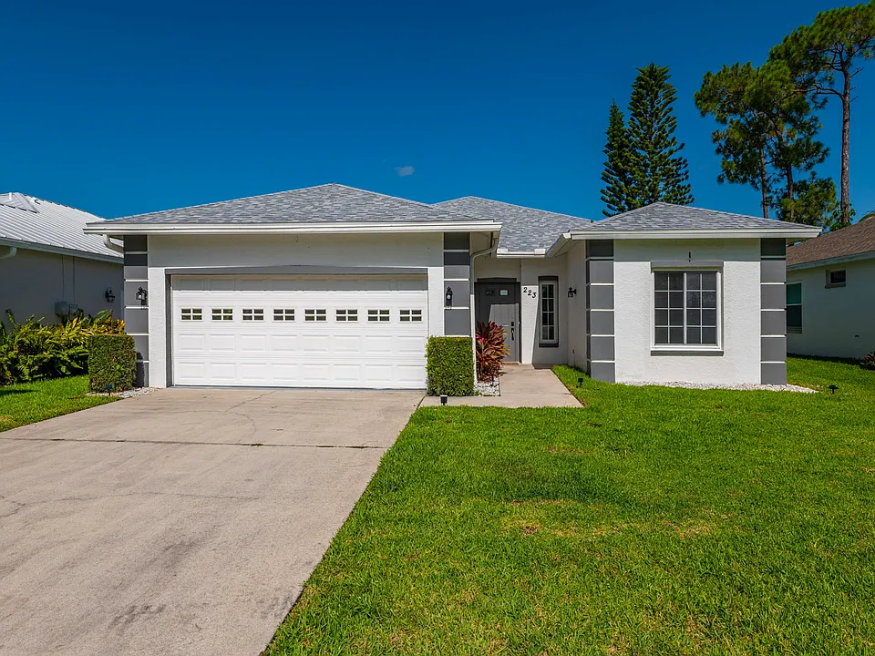 223 Stanhope Cir