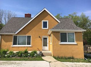 2475 E Maple Rd, Troy, MI 48083