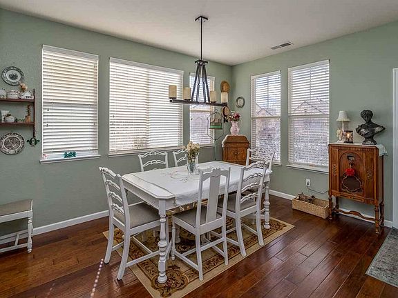 2nd image of 2492 Hibernica Ln