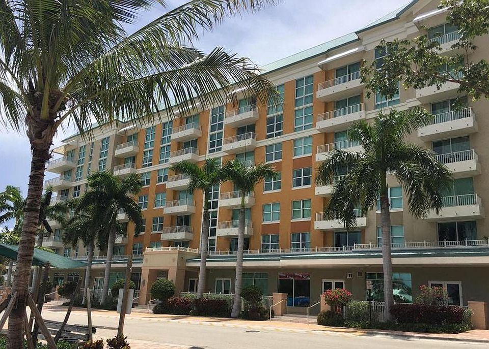 2nd image of 625 Casa Loma Blvd Unit 704