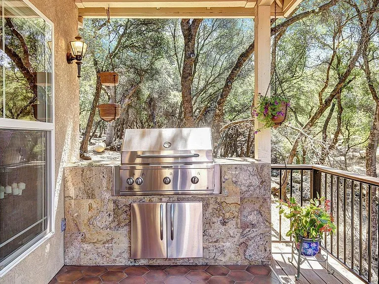 built in gas BBQ