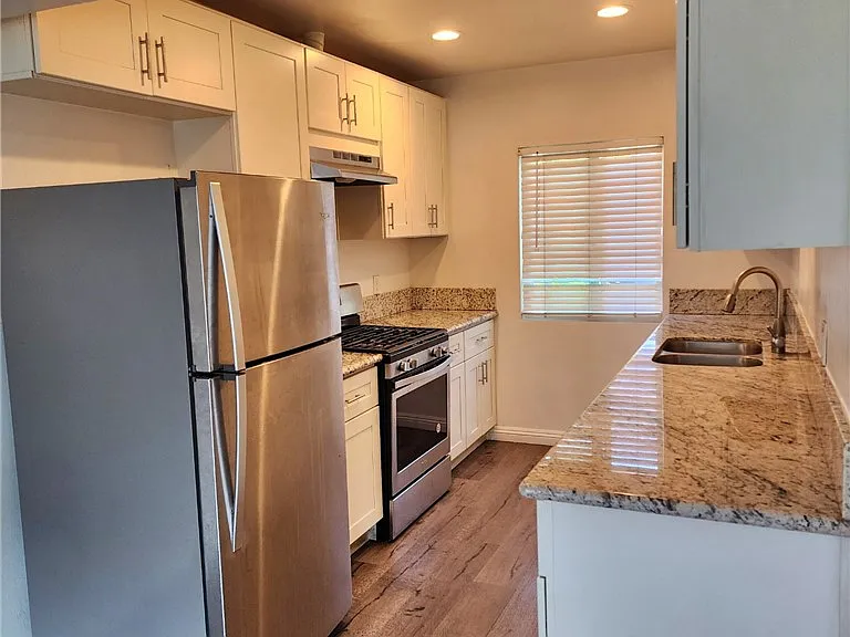 1524 S Van Ness Ave #3 — Photo 3