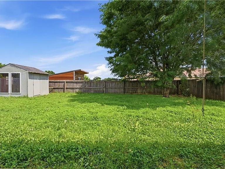 6402 High Meadow Blvd — Photo 17