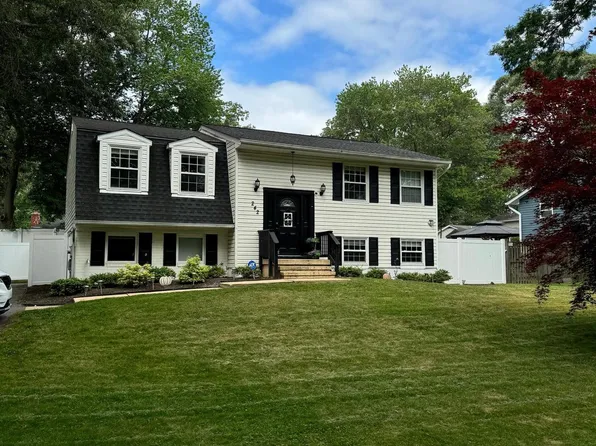 242 11th St, Pasadena, MD 21122