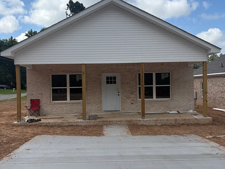 914 Kentucky Ave — Photo 1