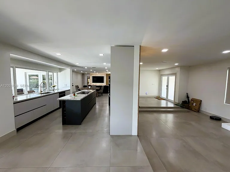 10950 SW 40th Ct — Photo 13