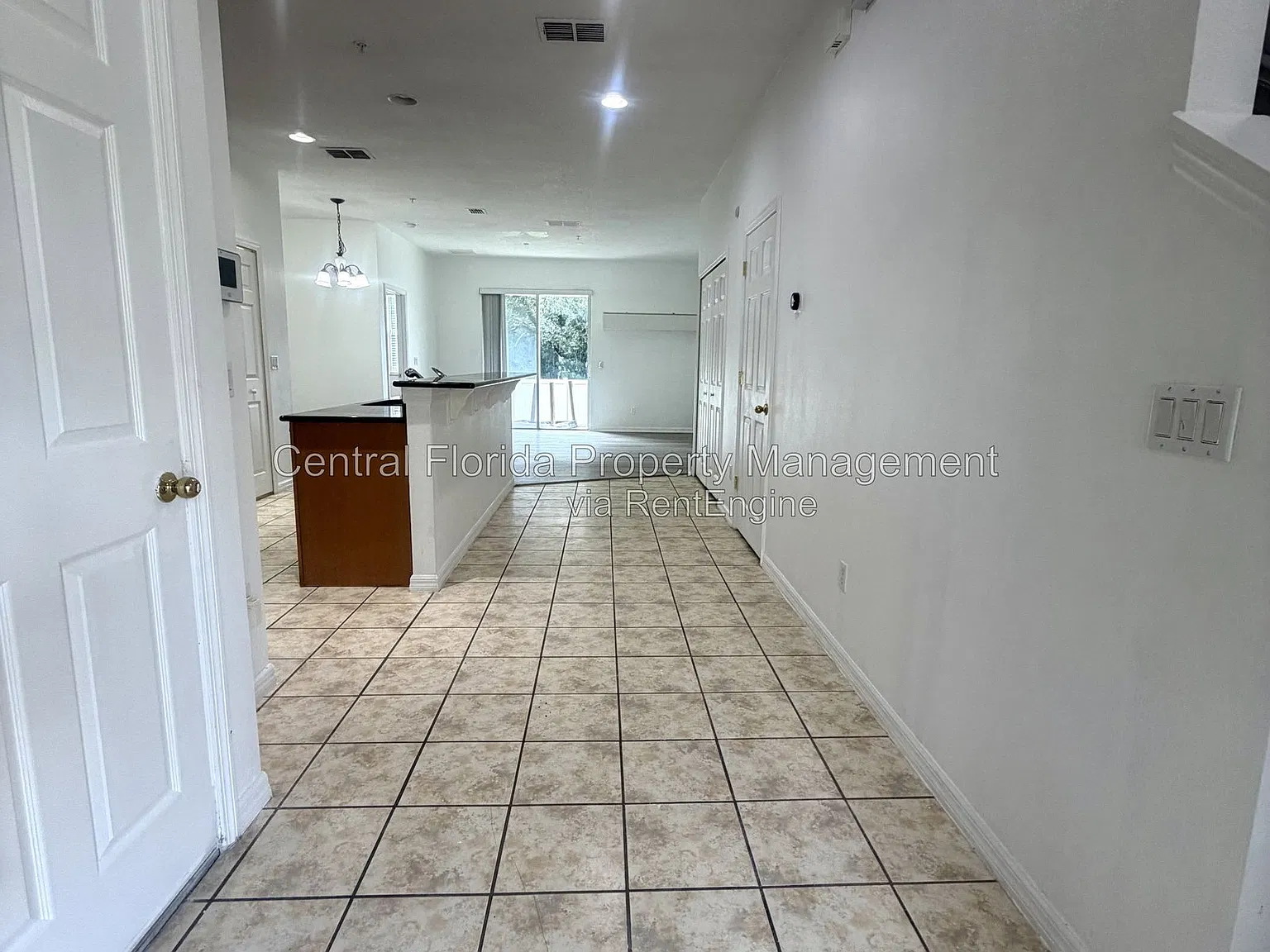 3 bed, 2.5 bath, 1973 sqft, $2,799 — Photo 3