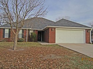 1608 Southern Hills Dr, Ardmore, OK 73401