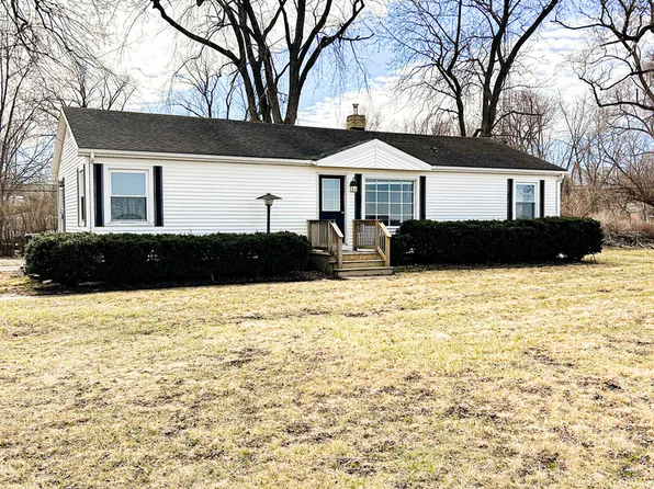 2048 W 2000th Rd S, Kankakee, IL 60901