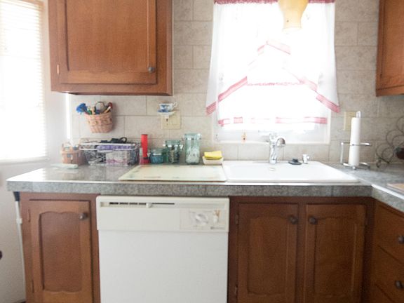 4th image of 285B Dorchester Dr #100B