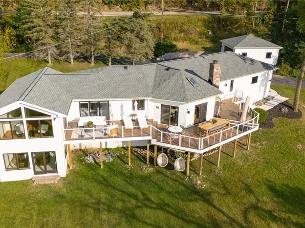 5910 N Forest Vw, Honeoye, NY 14471