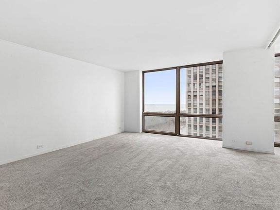 3rd image of 2650 N Lakeview Ave APT 2404
