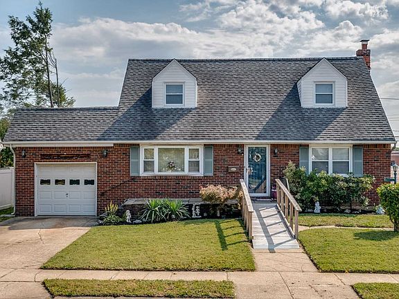 2nd image of 210 Morris Dr