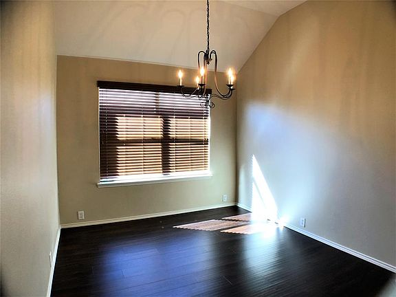 5th image of 1014 Rosita St