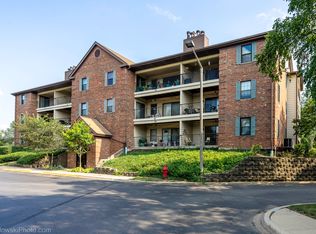 641 Hapsfield Ln APT 201, Buffalo Grove, IL 60089