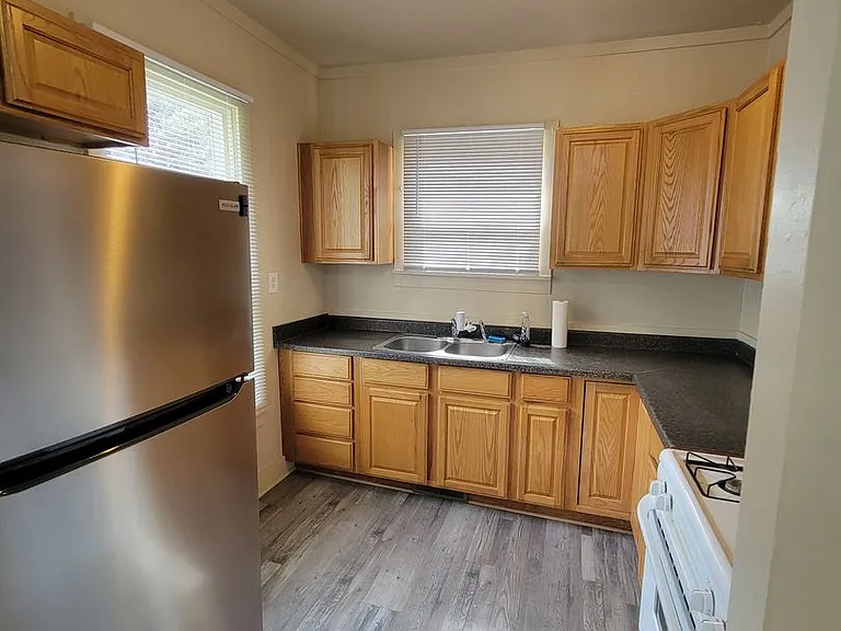 1290 Retsil Rd E — Photo 10
