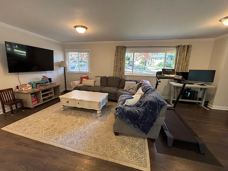 710 Danbury Dr — Photo 4