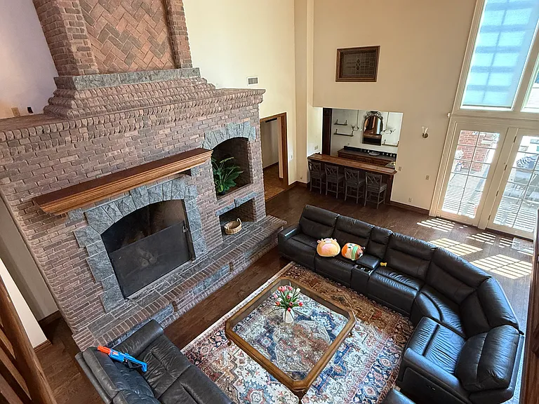 533 E Sierra Madre Ave — Photo 32
