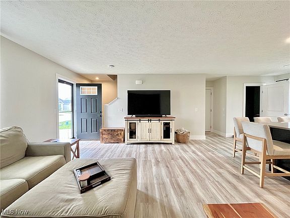 4th image of 5639 Burlington Dr