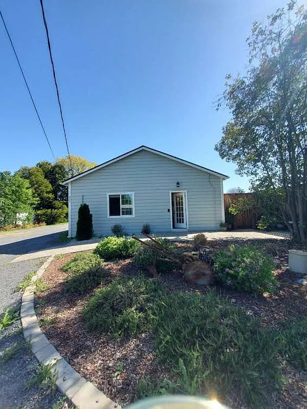 1 bed, 1.5 bath, 1000 sqft, $2,500 — Photo 1