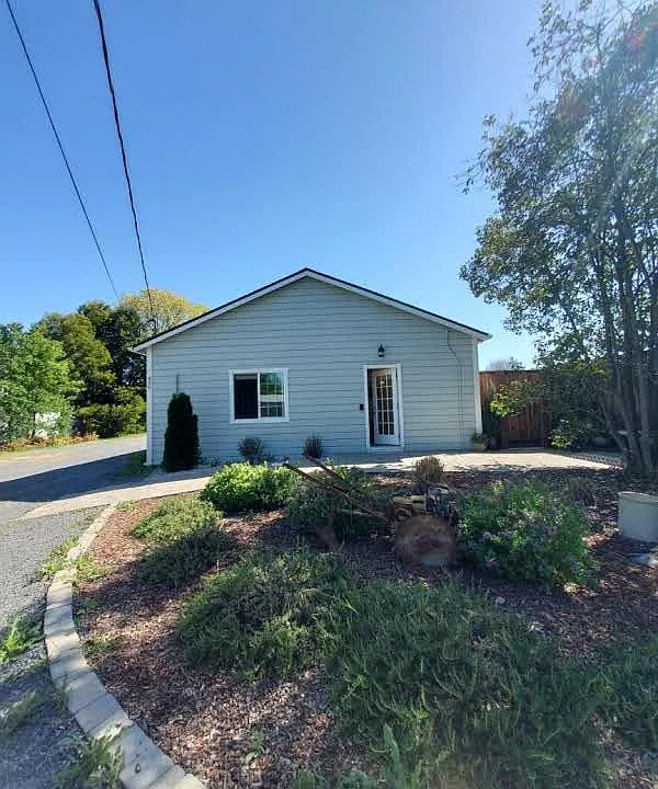 450 Windsor River Rd