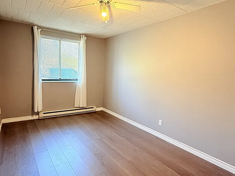 360 Tecumseh Rd W #103 — Photo 9